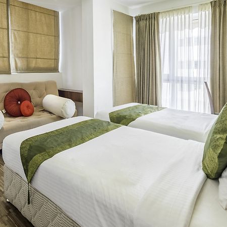 Treebo Trend J'S Five Two Boutique Hotel Madras Buitenkant foto